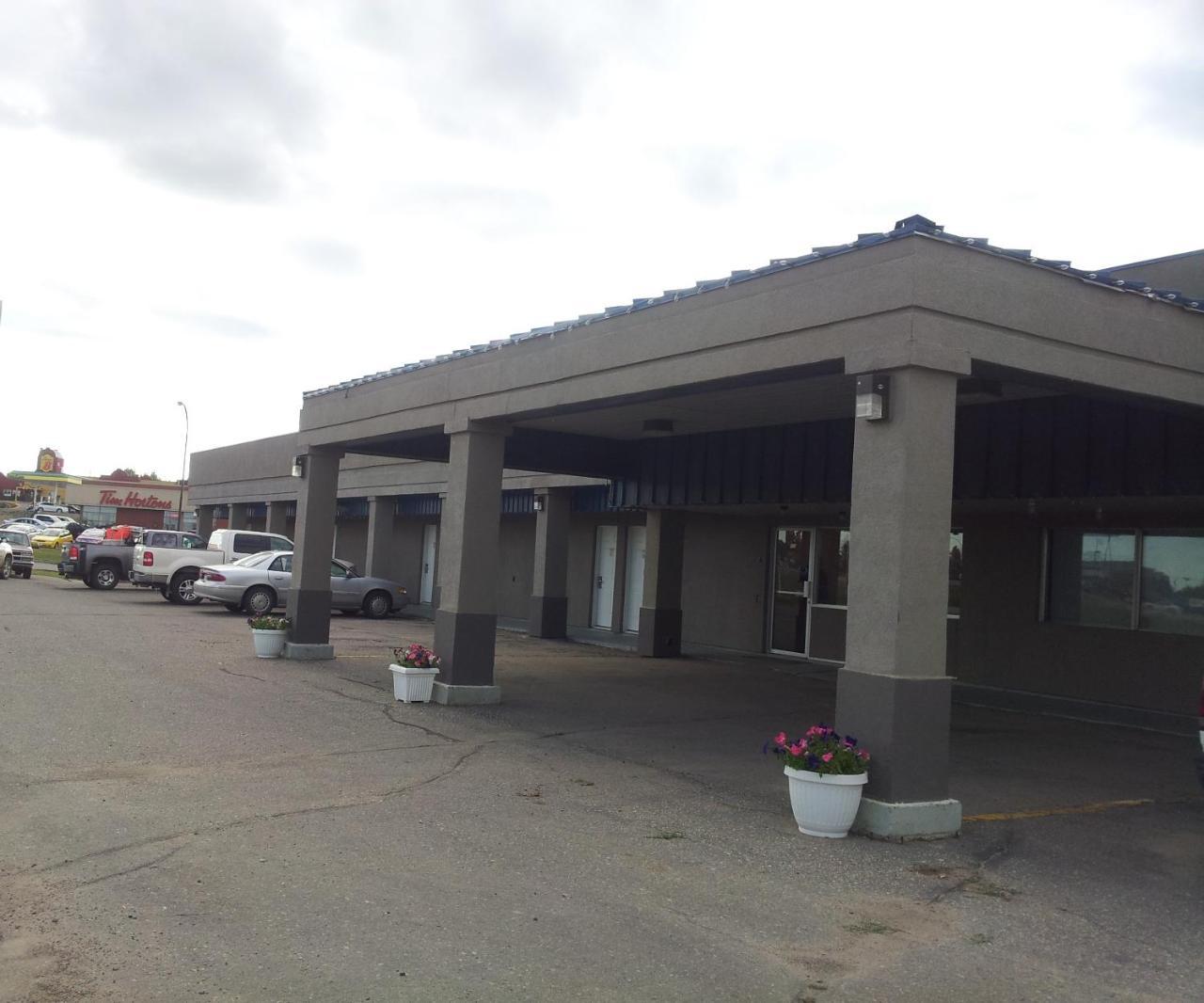 Hotel Skyview Swift Current Zewnętrze zdjęcie